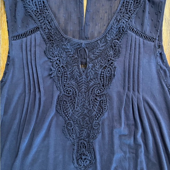 Daniel Rainn Ranella Navy Crochet Front Keyhole Sleeveless Knit Top Size M - Picture 5 of 9